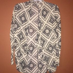 Black and white designed light sweater